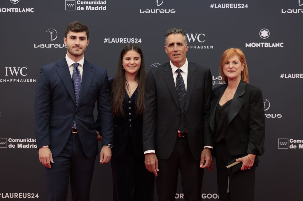 Miguel Durain junto a su mujer y dos de sus hijos en un acto en Madrid en 2024