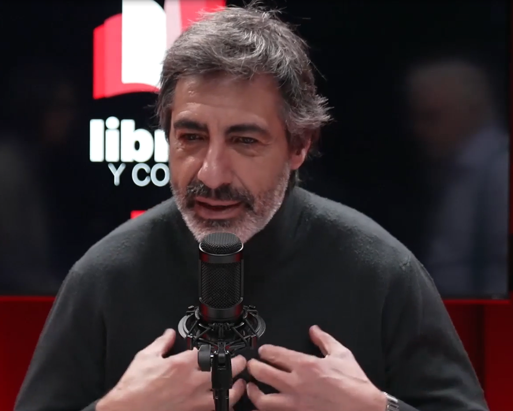 Juan del Val es autor de siete novelas