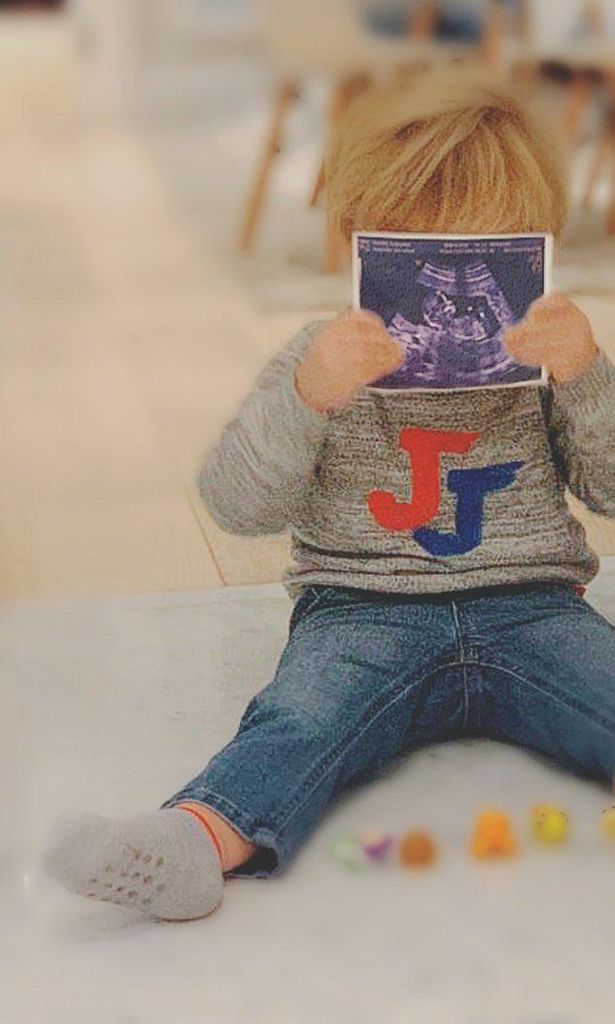 Anahí y su hijo