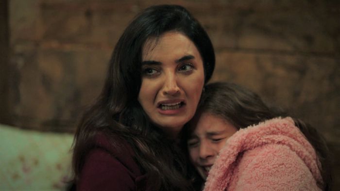 Fadik Sevin Atasoy sufre un accidente en el set de rodaje de 'Hermanos'