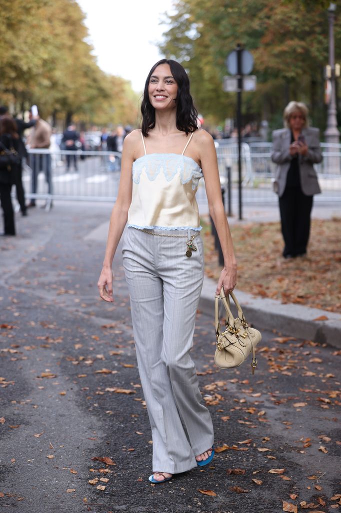 Alexa Chung en el desfile de Chloé durante la Semana de la Moda de París, el 1 de octubre de 2026.