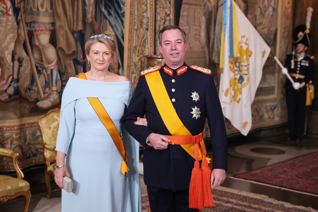 La gran duquesa ha lucido un vestido en azul claro con una impresionante tiara con joyas a juego