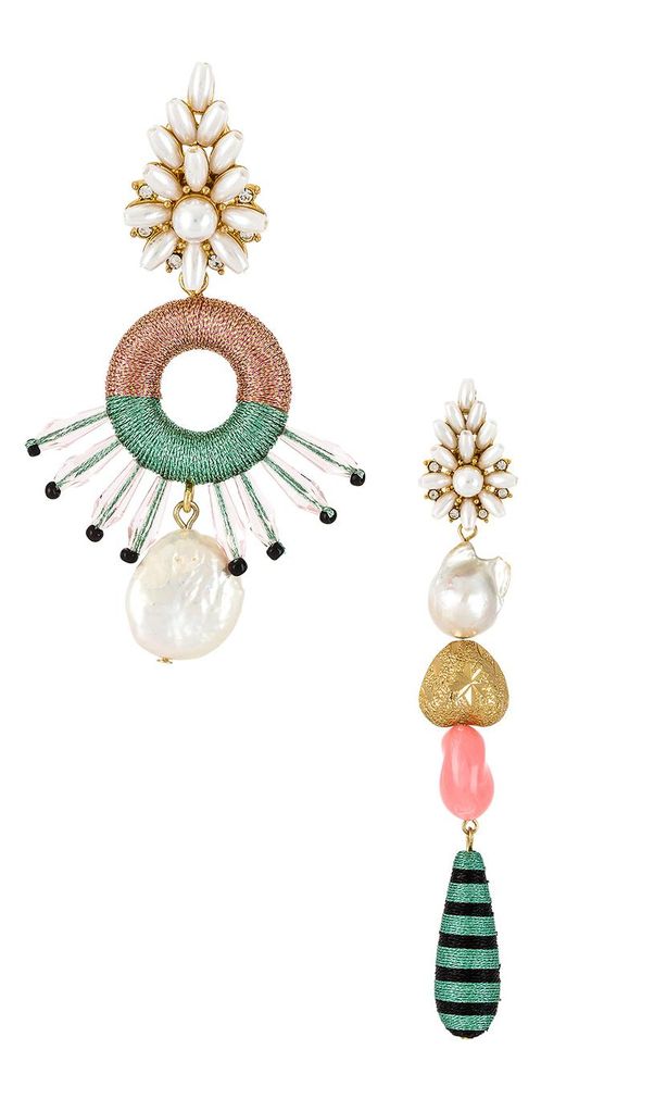 los pendientes disparejos llevan un paso m s all la tendencia del single earring que se propone para el verano de 2020