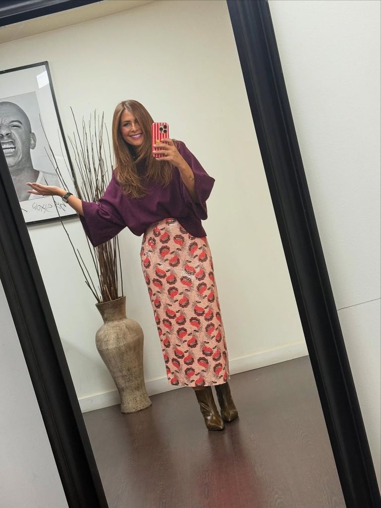 El look de Nuria Roca con falda de lentejuelas