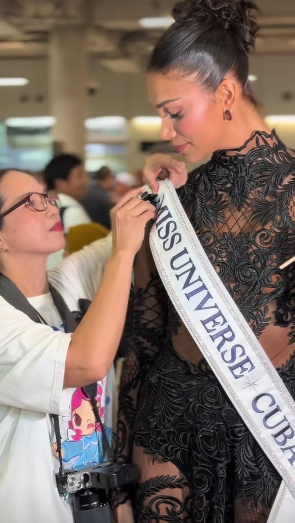 Lina Luaces, Miss Cuba 2025, recibió un listón negro por el luto de Tailandia