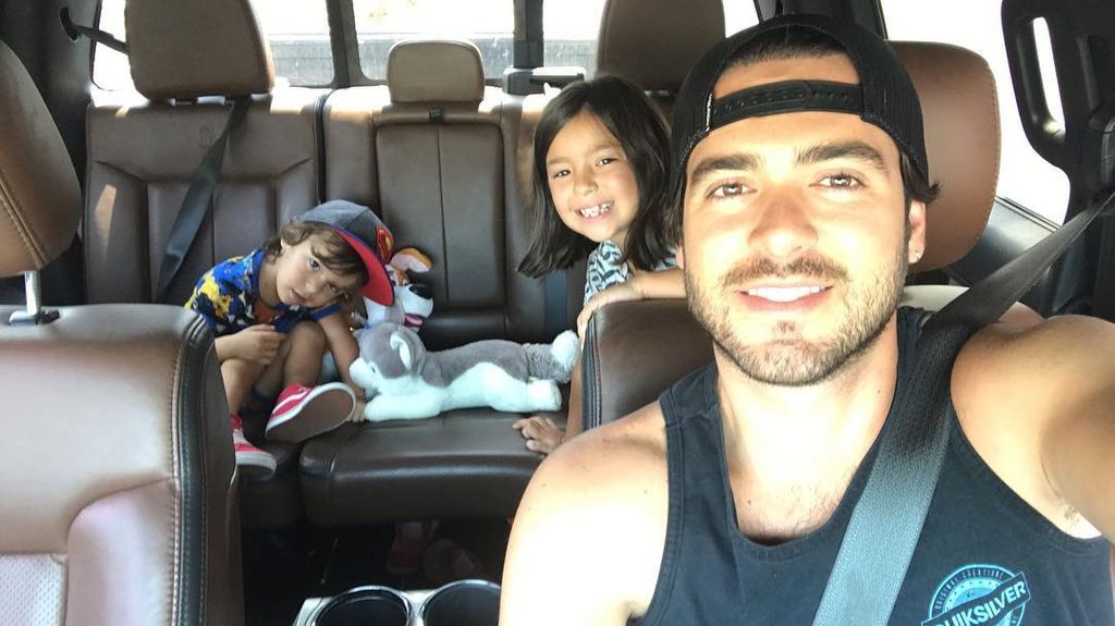 Pablo Lyle con sus hijos Mauro y Arantza en una foto de 2017.