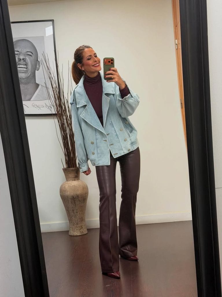 Nuria Roca con look de firma española.