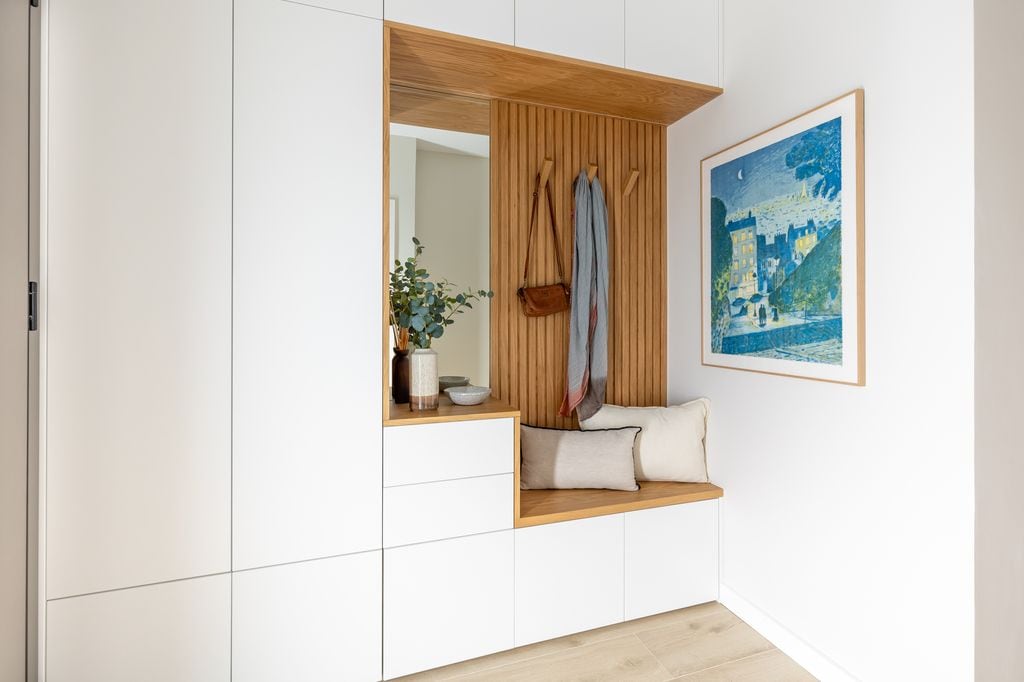 Recibidor con mueble a medida.