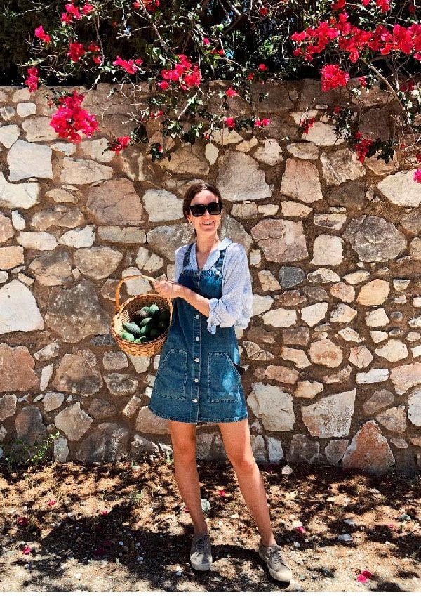 Inés Sierra con vestido vaquero