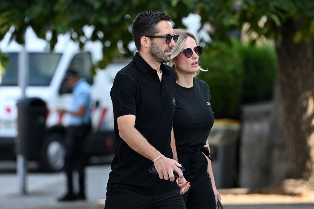 Joao Moutinho, jugador del Braga y leyenda del balompié portugués, y su mujer Ana Sofia Gomes llegan a Gondomar para el funeral de Diogo Jota
