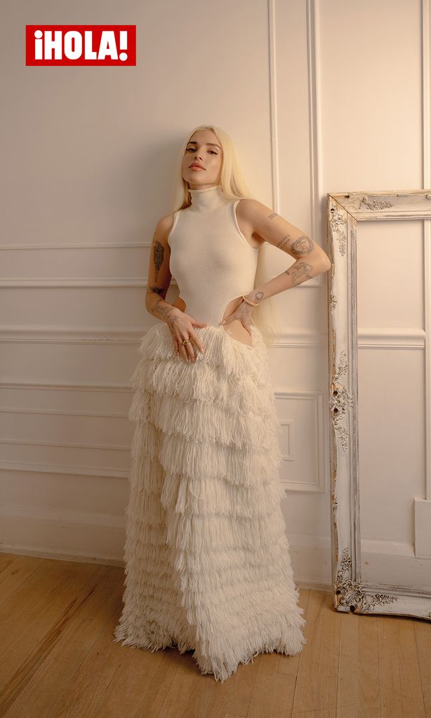 Foto: Gerardo Briceño | Estilismo: Alonso Murillo | Maquillaje y peinado: Jamie Harper | Vestido blanco: Cubel para The Room | Brazalete: Clash de Cartier en oro rosa y diamantes