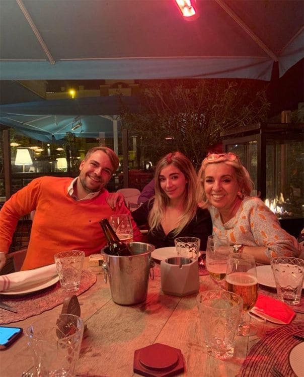 Carmen Borrego con sus hijos