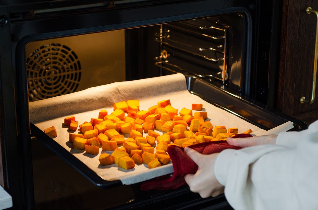 La calabaza cocinada al horno nos ofrece resultados muy sabrosos sin necesidad de sumar muchas calorías