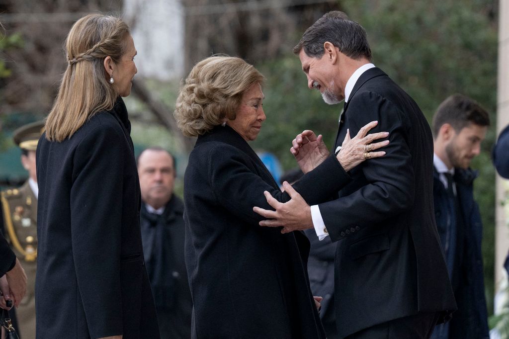 El príncipe Pablo saluda a su tía, la reina Sofía 