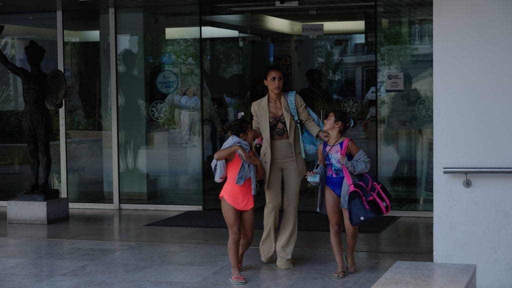 Carolina Patrocínio con sus hijos