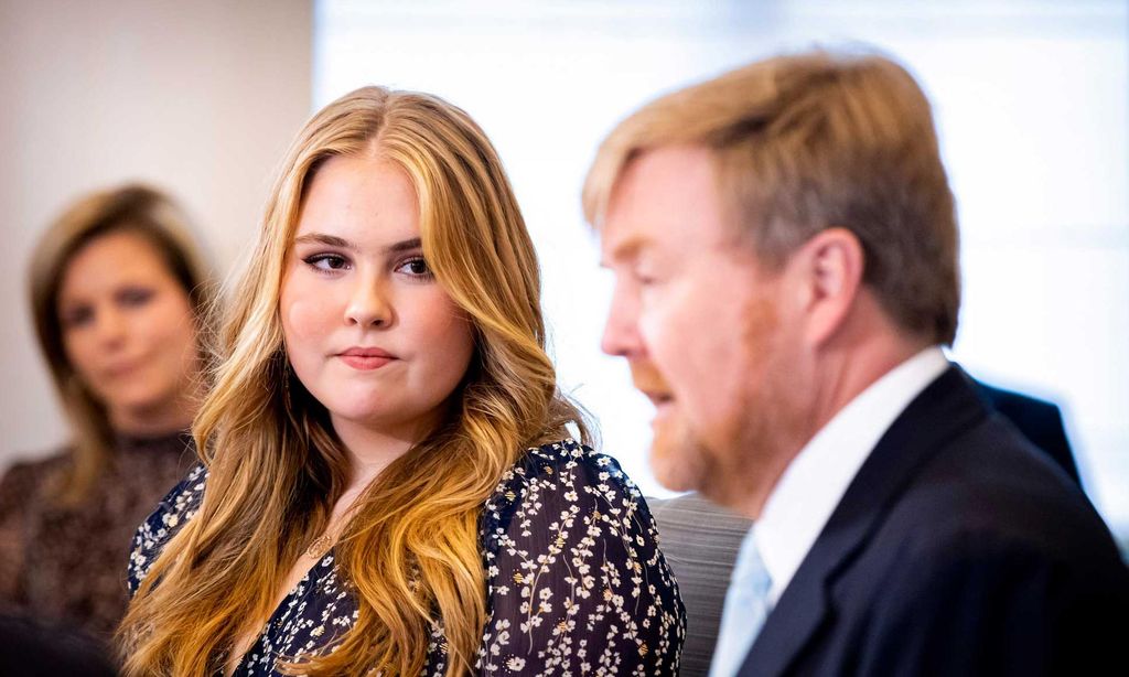 Amalia de Holanda y su padre