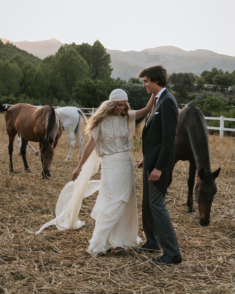 Vestidos de novia vaporosos con faldas a capas bohemio