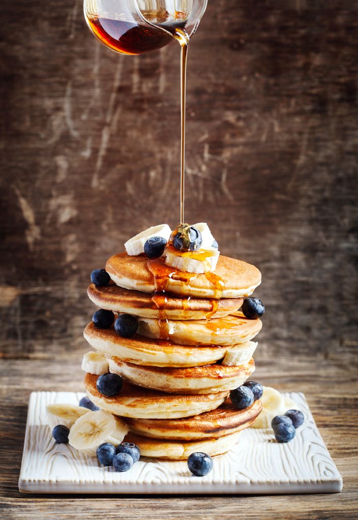 Tortitas con plátano y arándanos. 