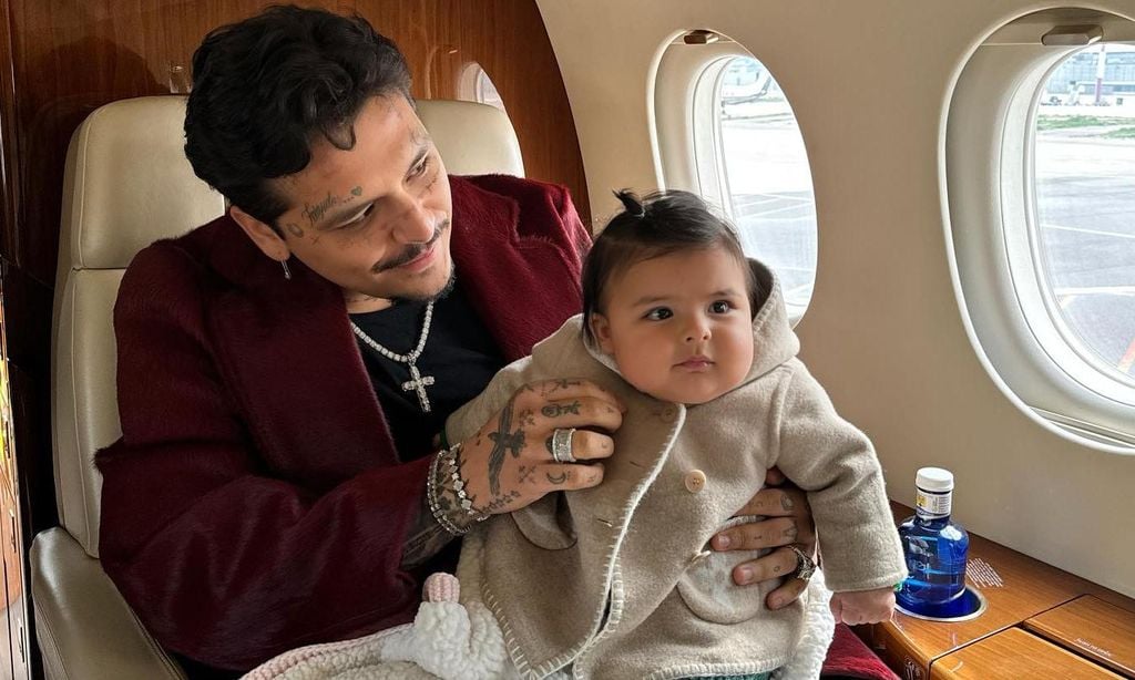christian nodal con su hija inti