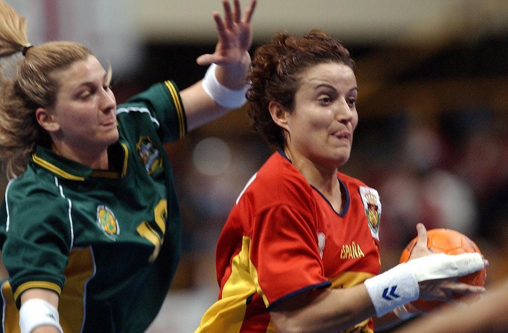 Plano medio de Susana Pareja Ibarra en un partido de balonmano