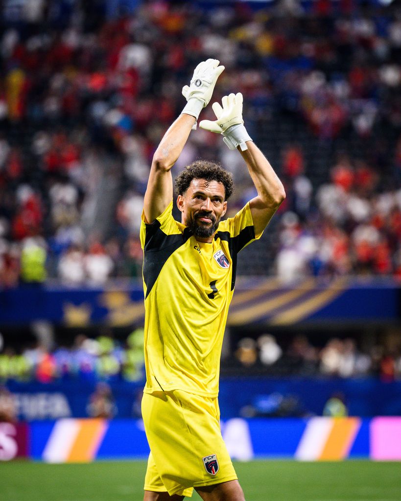 El arquero caboverdiano es, además, el jugador más longevo en debutar en el Mundial con 40 años.