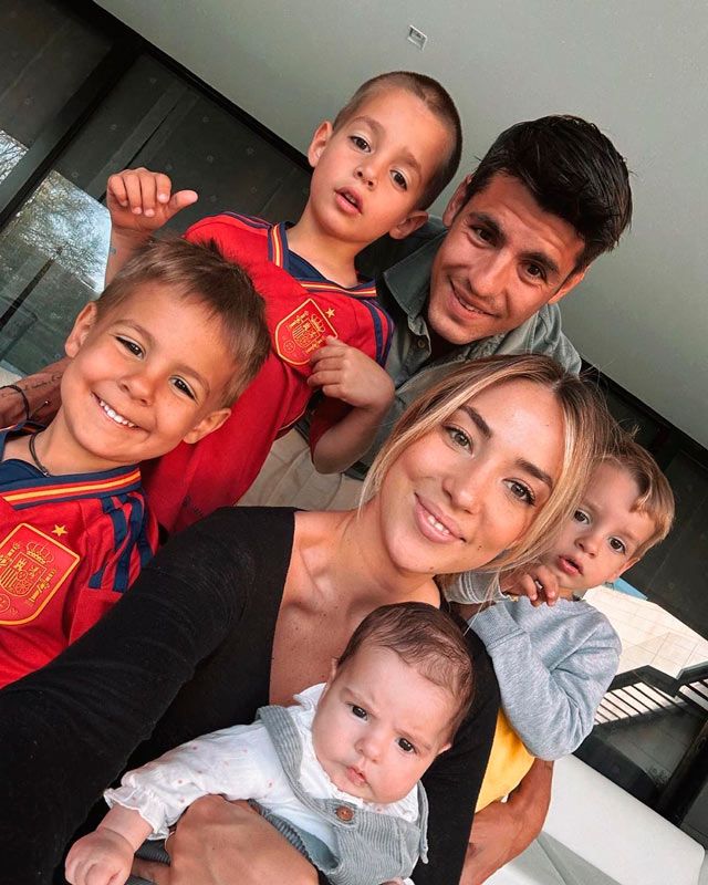 Los niños con la camiseta de la selección española 