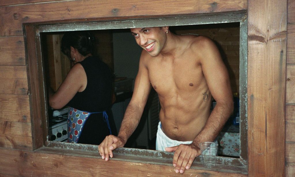 Mahmood HOLA PLUS