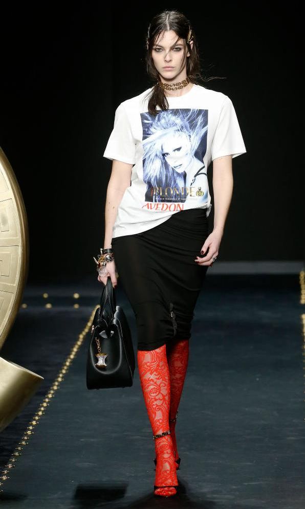 medias rojas de versace
