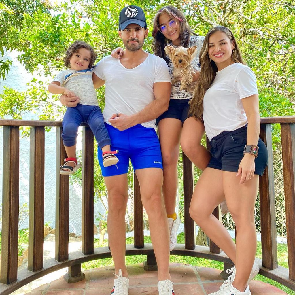 Yuly Ferreira Hijos