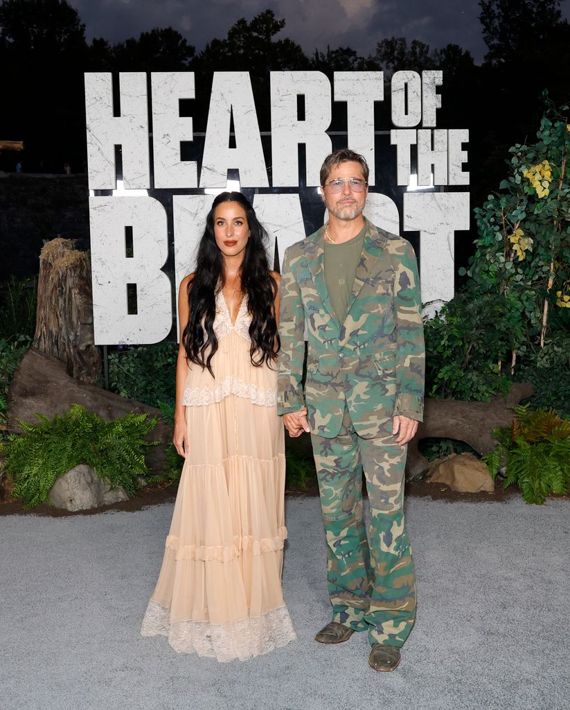 Ines de Ramon y Brad Pitt asisten al estreno mundial de "Heart Of The Beast" en el FirstBank Amphitheater el 16 de septiembre de 2026 en Franklin, Tennessee