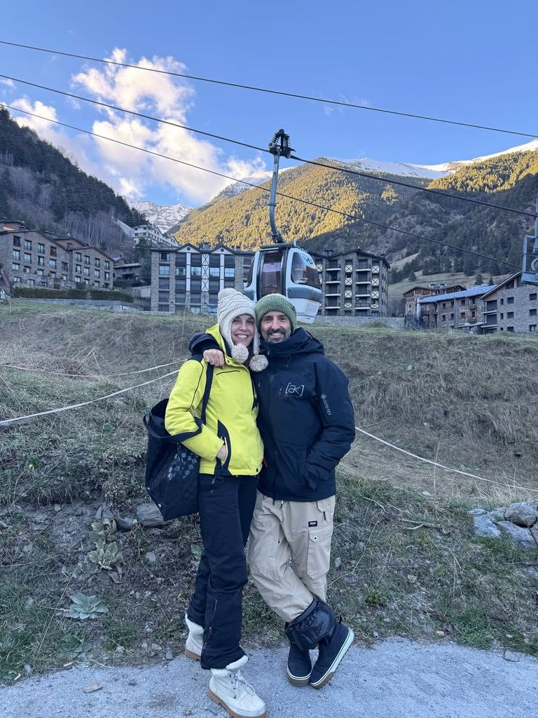 Raquel junto a su pareja, el argentino Matías Dumont