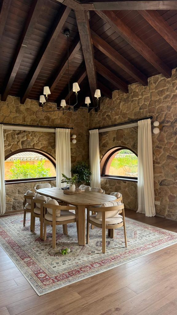 Así es por dentro la casa de la escritora Mercedes Ron