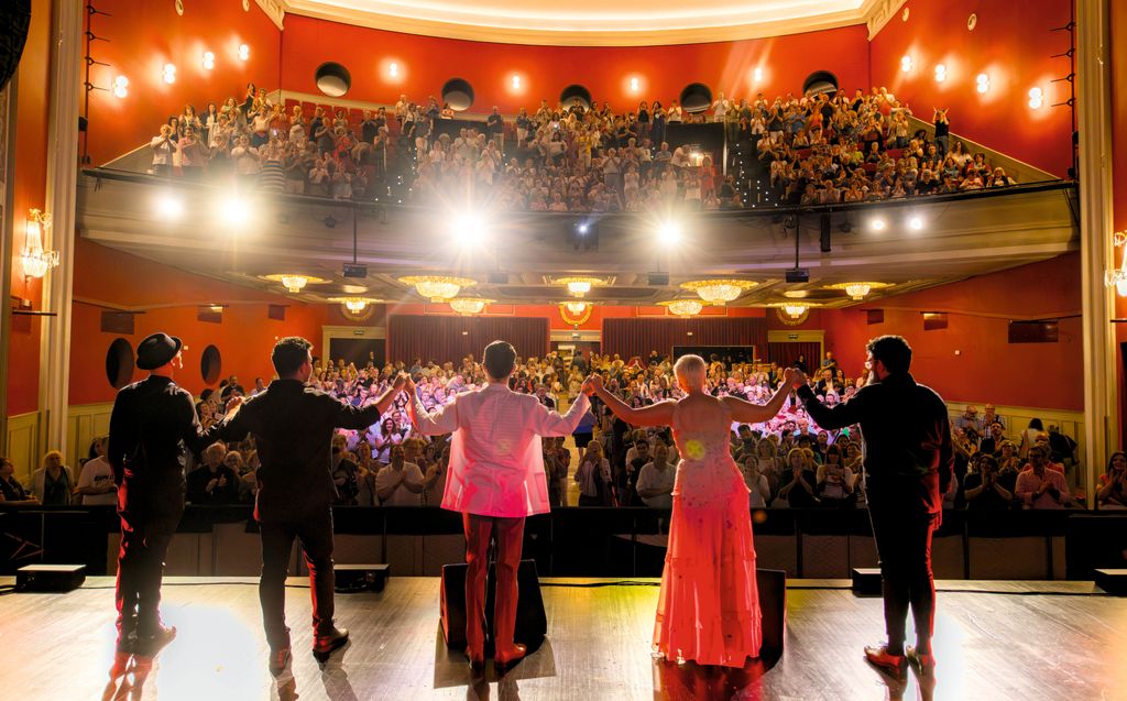 Actuación de Pasión Vega en el Teatro Albéniz
