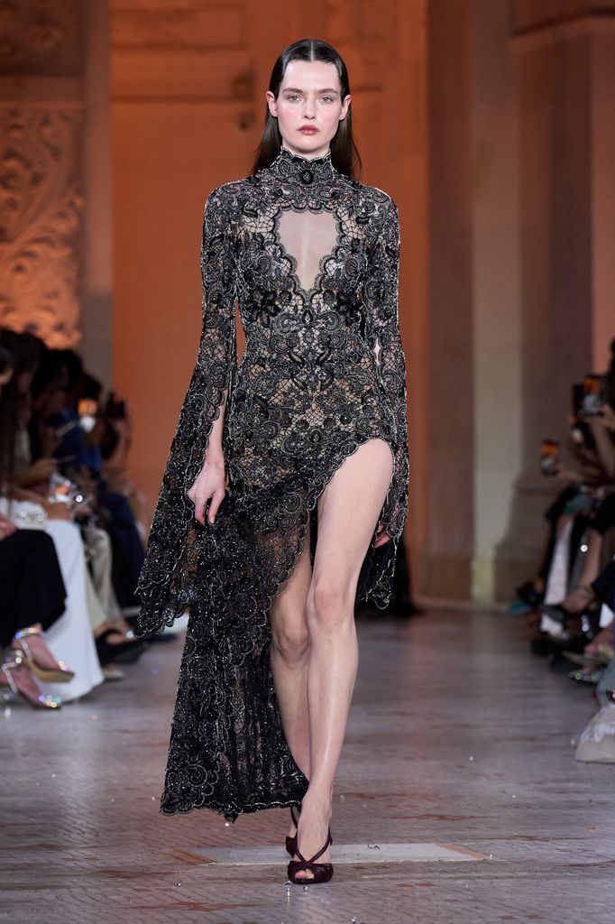 Desfile Zuhair Murad Otoño/Invierno 2025-2026