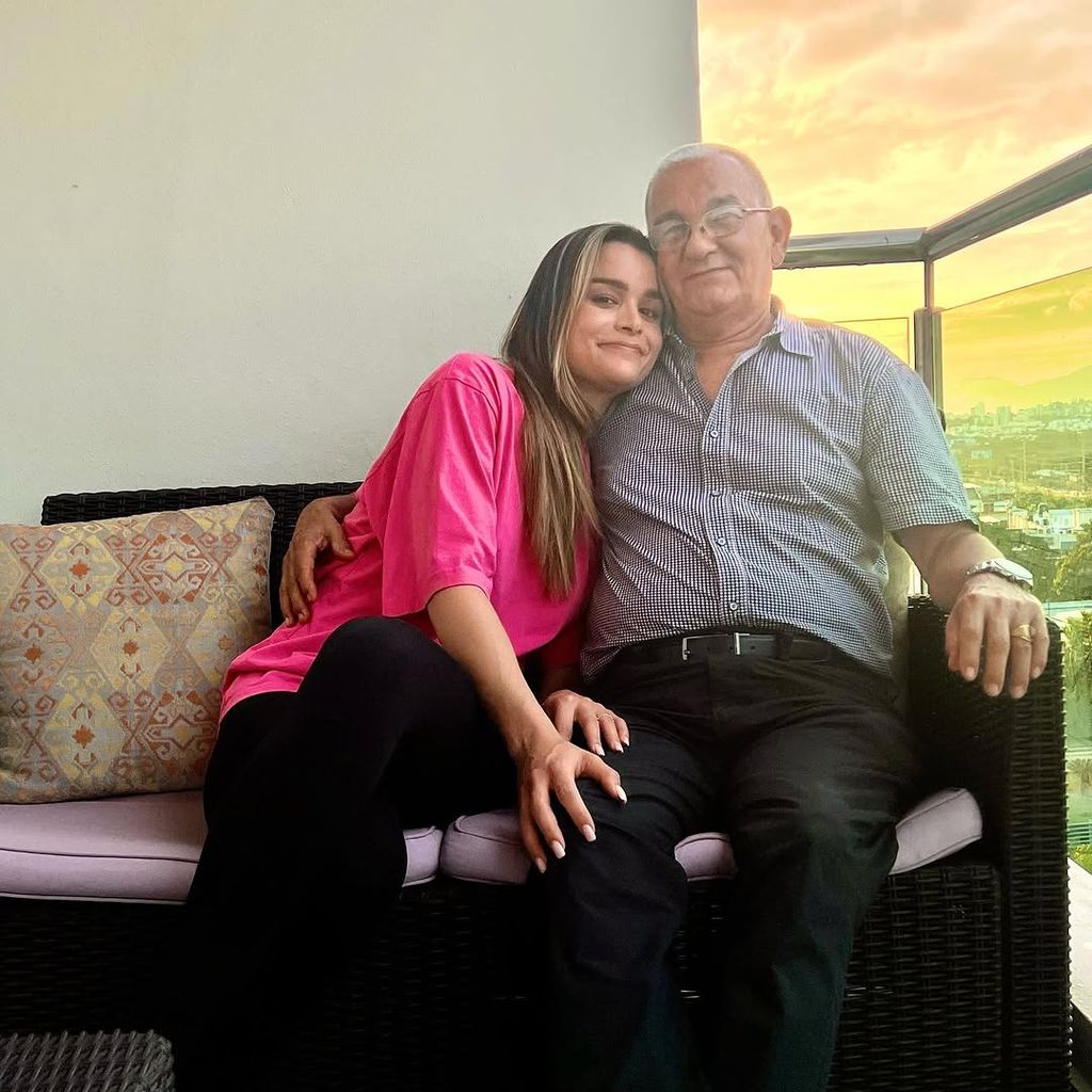 Clarissa Molina con su papá, al que no hace mucho le festejó sus 80 años junto con sus dos hermanos.