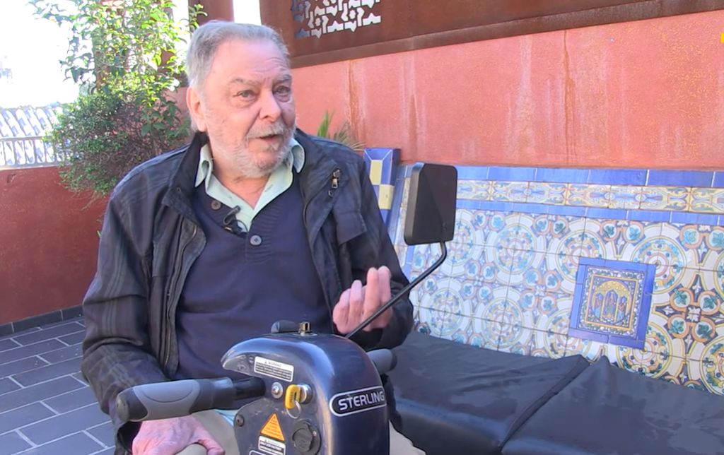 Paco Aguilar, humorista y paciente de EM, fue uno de los ganadores en la categoría de ‘personaje público’ en los I Premios Solidarios 