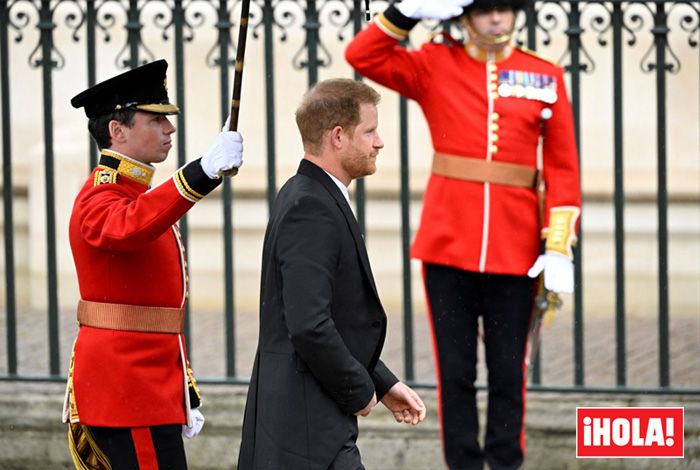 Análisis del paso del príncipe Harry por la coronación de su padre