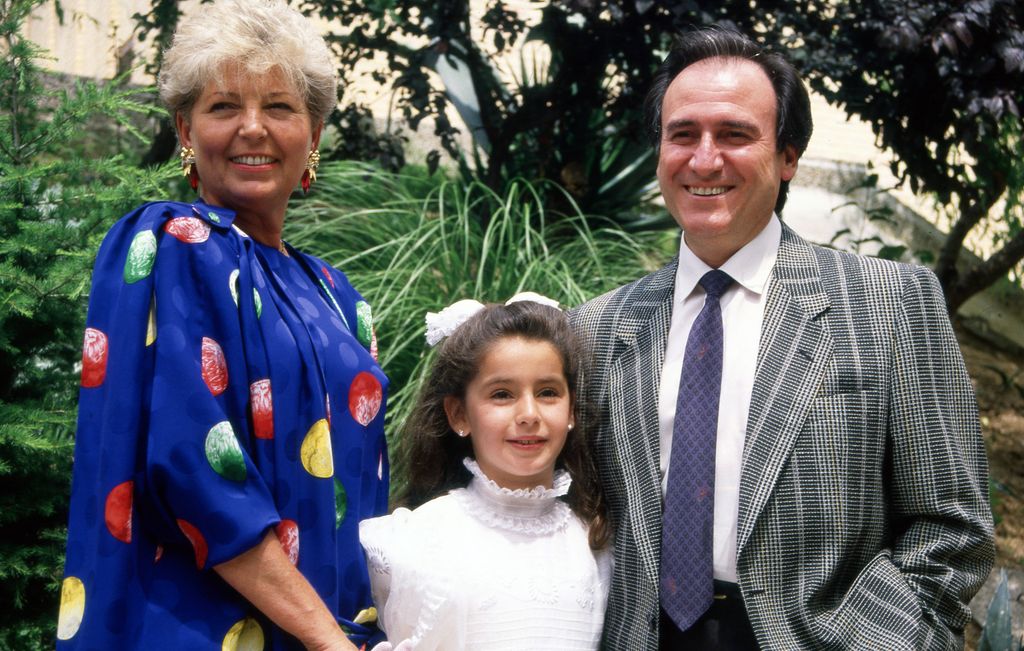 El cantante Manolo Escobar en un excepcional posado con su familia