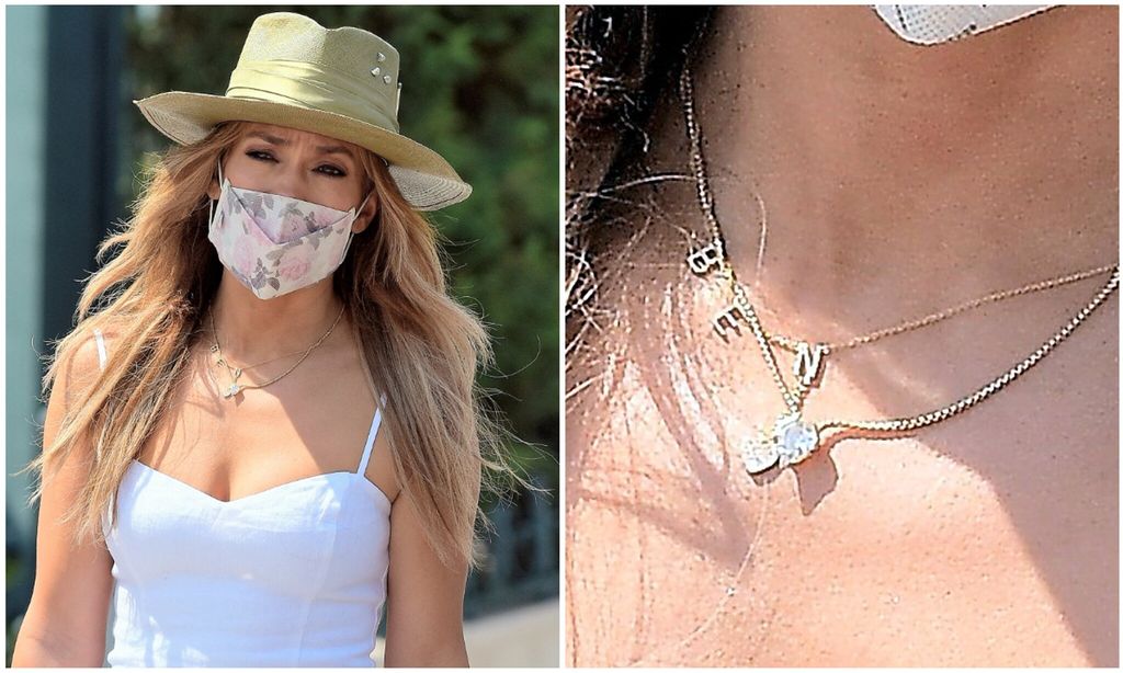Jennifer Lopez collar