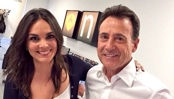Mónica Carrillo abre su álbum más personal con Matías Prats para celebrar sus 18 años de "matrimonio televisivo"