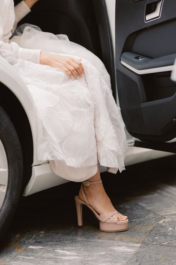 La boda de Elena con vestido de Inés Lacasa