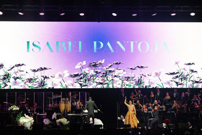 Isabel Pantoja despide el año a lo grande en su concierto de Barcelona