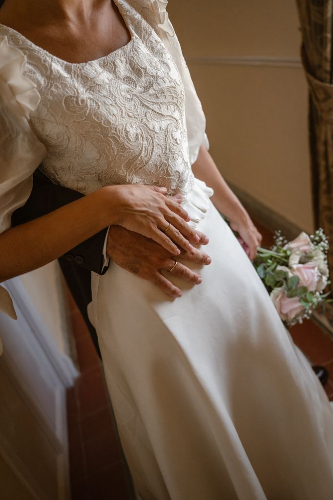 Vestido de novia con encaje francés antiguo