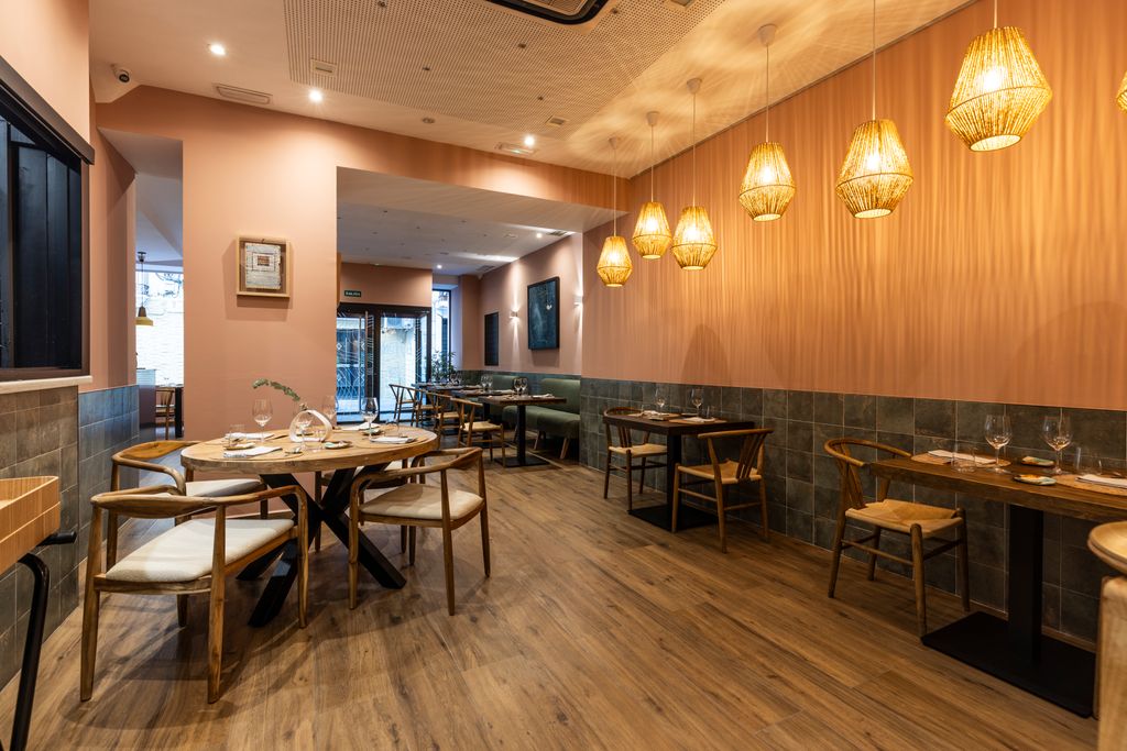 Borona Bistró reivindica la cocina tradicional extremeña desde una perspectiva contemporánea, renovada pero siempre reconocible.