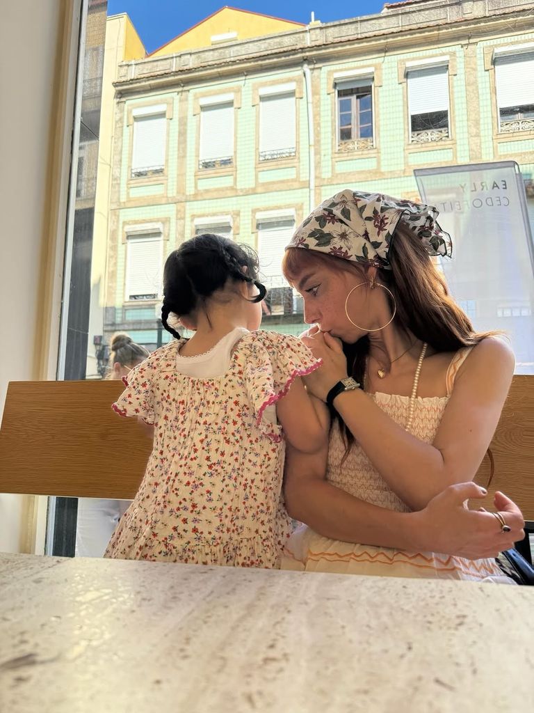 Emilia nació en enero del 2022.