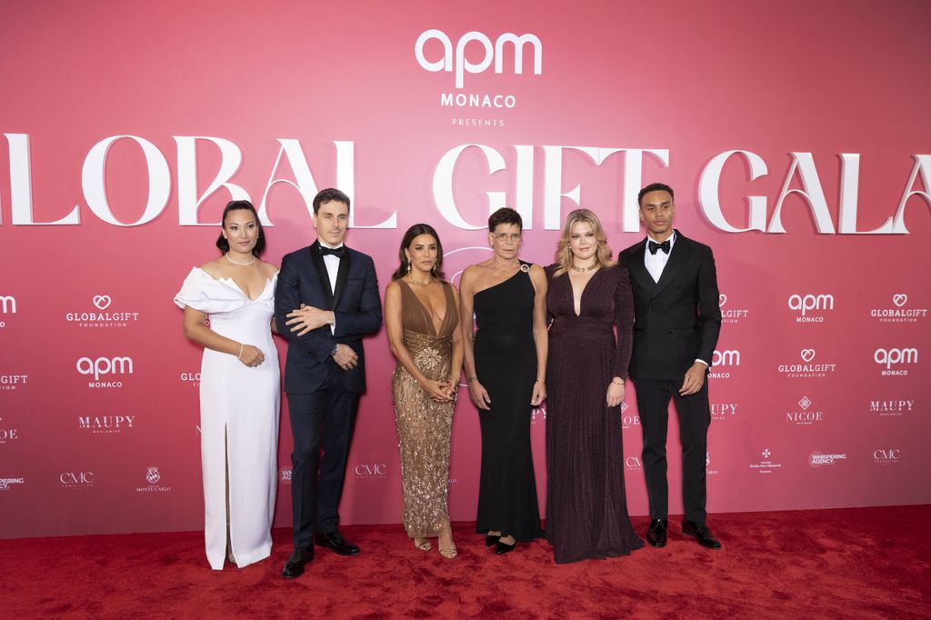 Estefanía de Mónaco y Eva Longoria con Louis y Marie Ducruet, Camille Gottlieb y Alexandre Grimaldi, hijo del príncipe Alberto