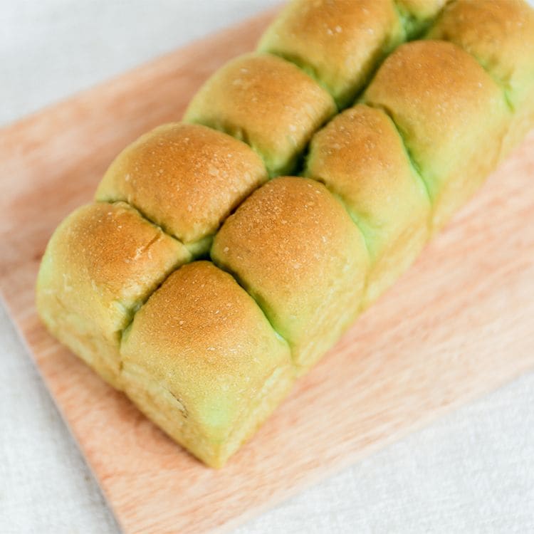 Pan de leche japonés con hierbas