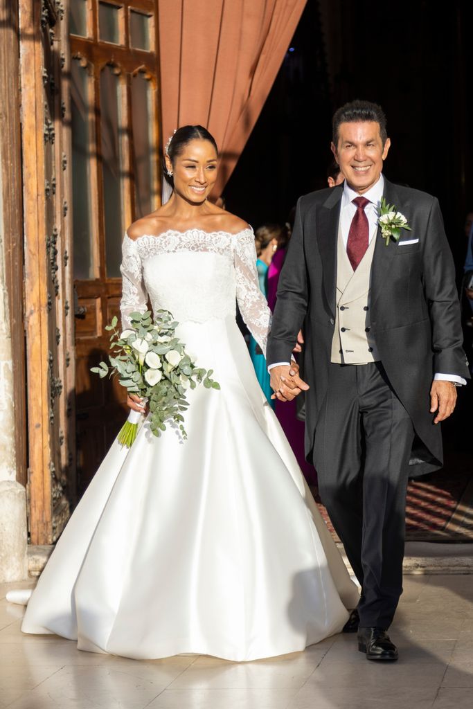 Alicia Banquez y Miguel Sierralta se han casado en Los Jerónimos