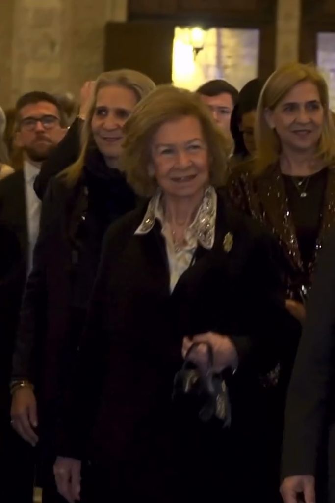 La madre de Felipe VI junto a la infanta Elena y Cristina