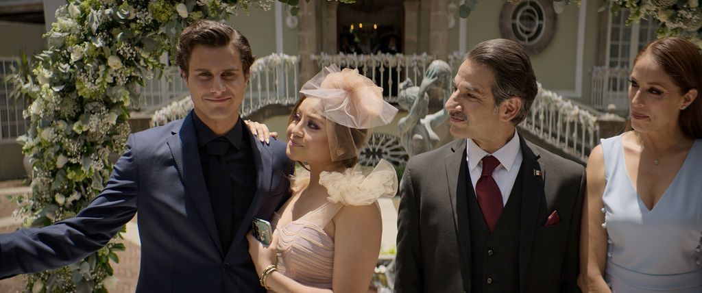 Andrea Arcangeli, Karol Sevilla y Miguel Rodarre en 'Casi el Paraíso'